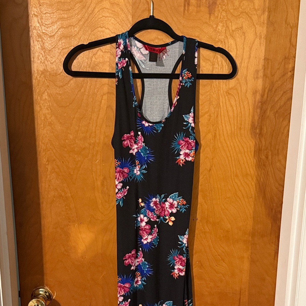Floral Sleeveless Maxi Dress